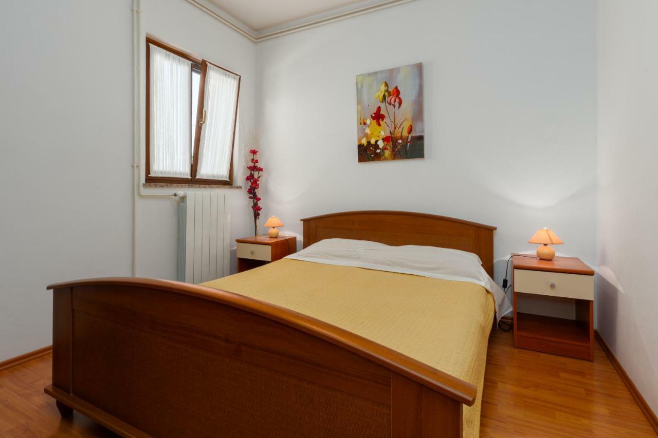 Apartment Softic Pula Extérieur photo